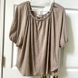 LADIES SIZE L MAX STUDIO TAN LOOSE ELASTIC SHORT SLEEVE SCOOP NECK TOP SHIRT